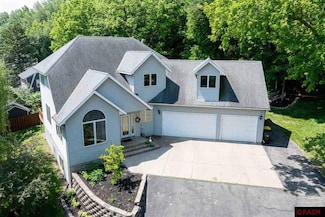 1231 Lake St, North Mankato, MN 56003