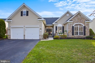 25 Ellington Dr, Columbus, NJ 08022