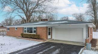 2946 Oxford Dr, Springfield, OH 45506
