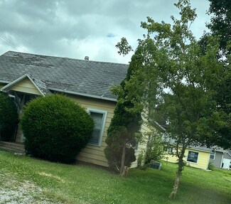 320 N Beech St, Arthur, IL 61911