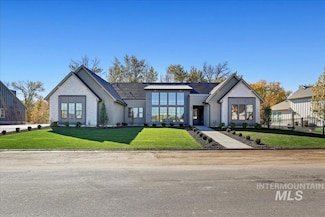 665 Watkins St, Caldwell, ID 83605