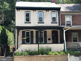 86 S Main St, Lambertville, NJ 08530