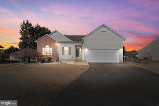 404 W Harvest Ln, Middletown, DE 19709