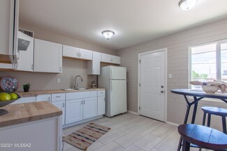 2202 E Poquita Vista, Tucson, AZ 85713