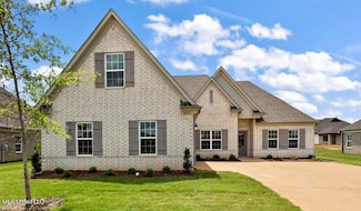 8882 Erin Banks Dr, Southaven, MS 38672