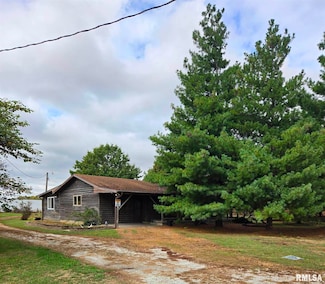 6520 E 875th St, Macomb, IL 61455