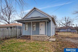 2754 Apple St, Lincoln, NE 68503