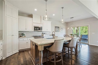 19005 Deer Run St, Spring Hill, KS 66083