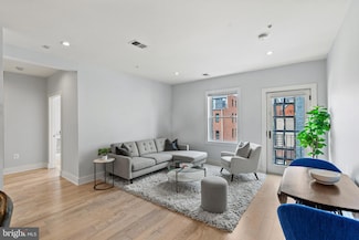 2101 11th St NW Unit 302, Washington, DC 20001
