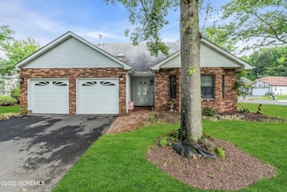 107 Clubhouse Ln, Marlboro, NJ 07746