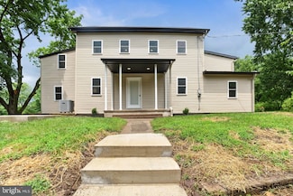 1195 Trail Rd N, Elizabethtown, PA 17022