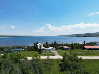 100 W Shore Duck Lake Rd, Babb, MT 59411