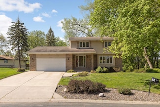 2405 Erin Ct, New Brighton, MN 55112