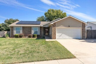 1010 N Golden Hills, Wichita, KS 67212