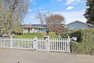 2848 S Martin St, Visalia, CA 93277