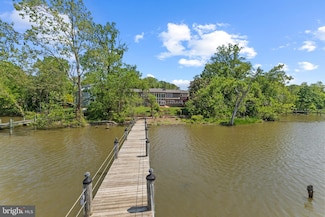 8730 Stockton Pkwy, Alexandria, VA 22308