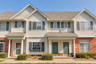 2160 Ridgeview Cir, Clive, IA 50325
