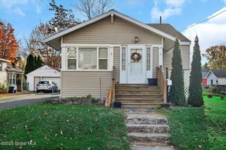 2006 9th St, Rensselaer, NY 12144