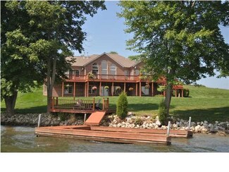 73 W Blue Spruce Dr, Santa Claus, IN 47579