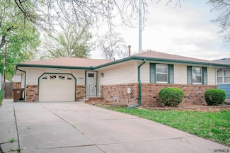 5540 Spruce St, Lincoln, NE 68516