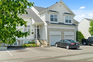 8253 Deering Oaks Dr Unit 8253, Blacklick, OH 43004