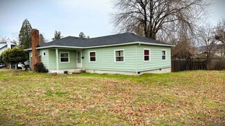 1381 Iowa St, Ashland, OR 97520