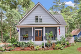 35 E River Dr, Beaufort, SC 29907