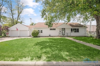 2446 Marion Dr, Findlay, OH 45840