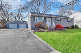 7 Winston Rd, Centereach, NY 11720