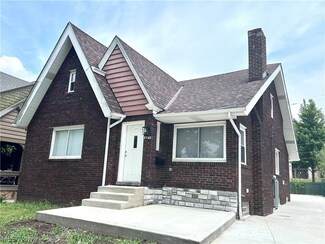 3743 W 165th St, Cleveland, OH 44111