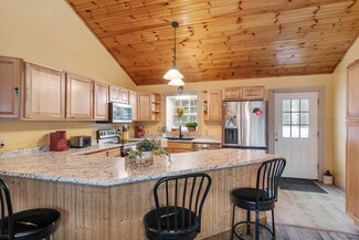 10 Ash Ln, Eden, VT 05652