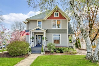519 N Scott St, Wheaton, IL 60187