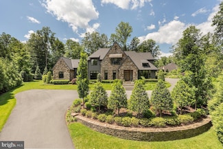 6727 Lucy Ln, McLean, VA 22101