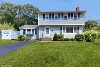 6 Independence Ln, Millis, MA 02054