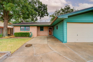 5403 8th St, Lubbock, TX 79416