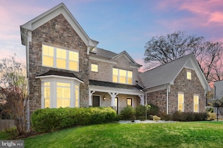 7435 Mason Ln, Falls Church, VA 22042