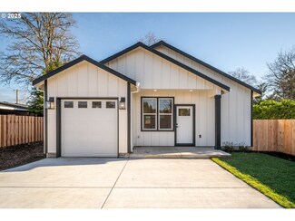 12104 SE Tibbetts St Unit B, Portland, OR 97266