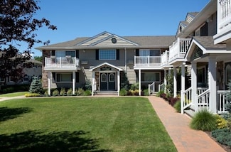 17 Golden Ave Unit G17, Deer Park, NY 11729