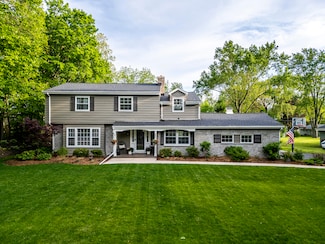 18005 Lisa Ln, Brookfield, WI 53045