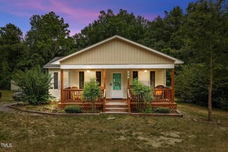 496 Thomas Ave, Aberdeen, NC 28315