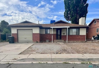 629 Mckee Dr, Gallup, NM 87301