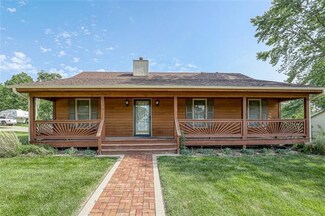 216 E Center St, Peculiar, MO 64078