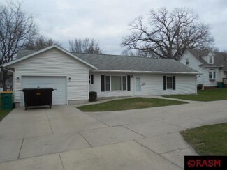 316 W 6th St, Blue Earth, MN 56013