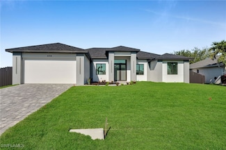 902 NW 38th Ave, Cape Coral, FL 33993