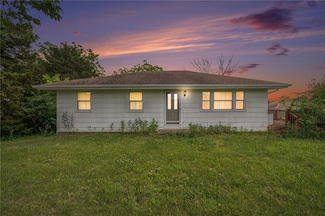 16177 Strawberry Rd, Rayville, MO 64084