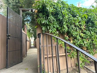 1250 Huntington Dr Unit B & D, South Pasadena, CA 91030