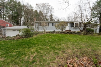 62 Pine St, Hooksett, NH 03106