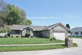 3716 Woodfield Ln, Elkhart, IN 46514