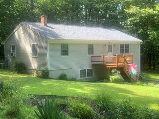 60 Beechwood Rd, Winthrop, ME 04364