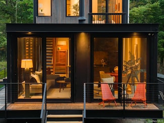 283 Willow Glen Rd, Red Hook, NY 12571